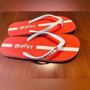 Roxy brand lovely red & white flip flop sandals with red heart Love and logo